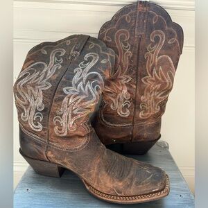 Ariat boots size 9B